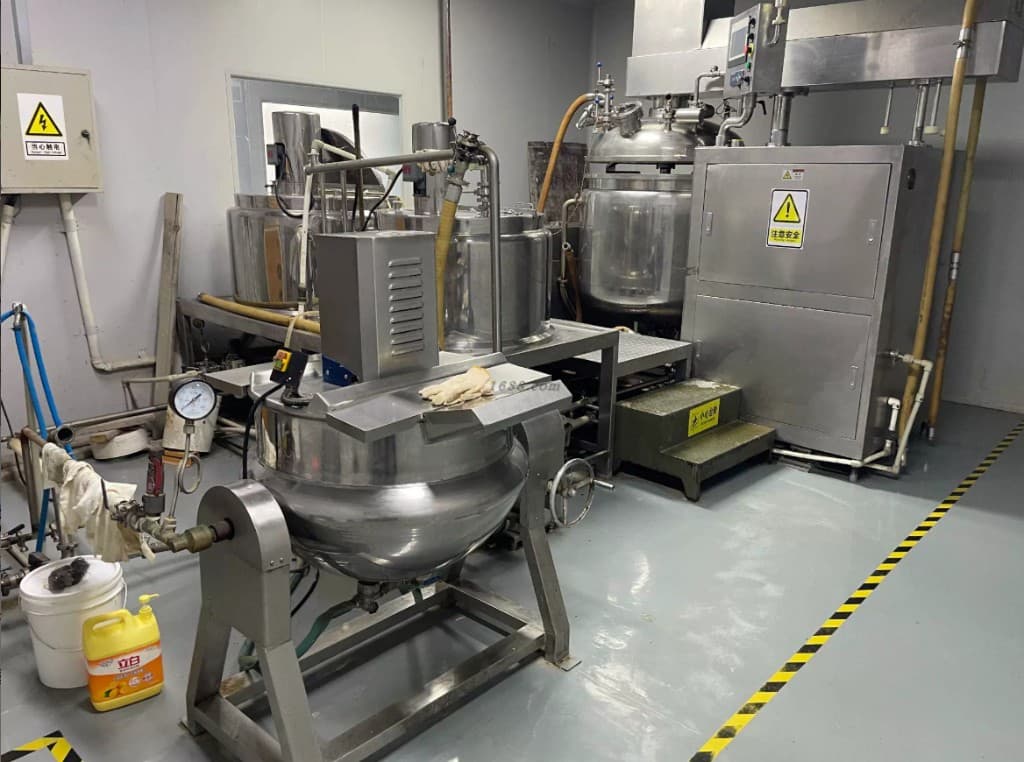Stainless mixing and process tanks